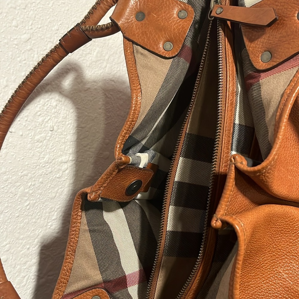 Burberry Purse - Picture 7 of 9